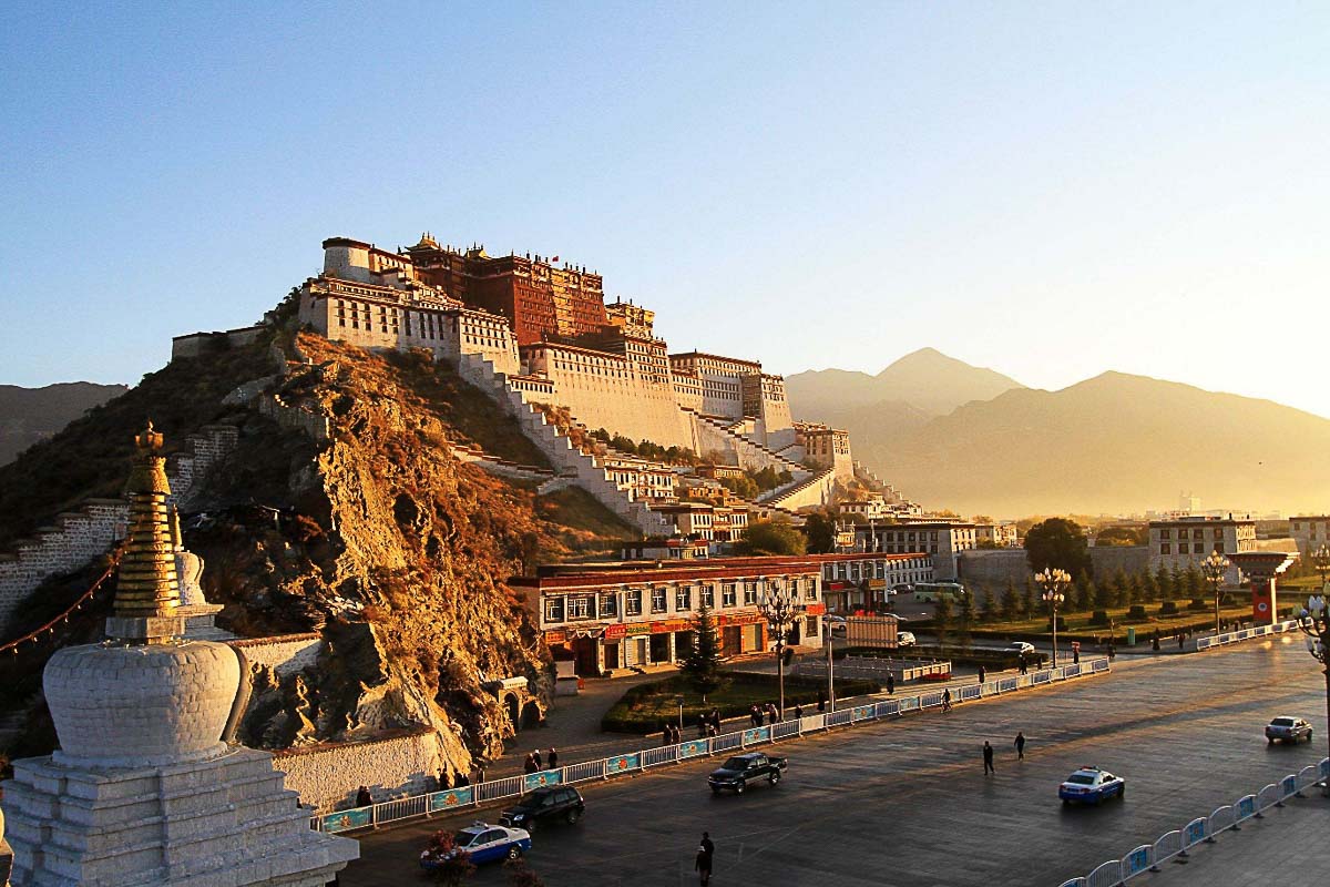 <yellow-tag>Highligts</yellow-tag> of Tibet Tour